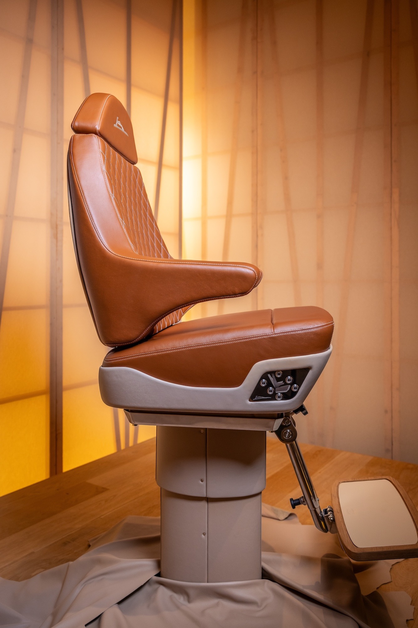 Nautheos pilot seat